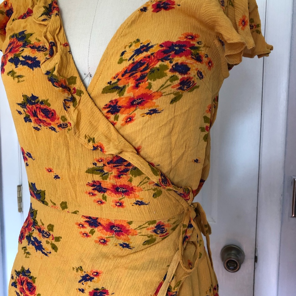 PINS & NEEDLES RUFFLE WRAP DRESS - Picture 4 of 5